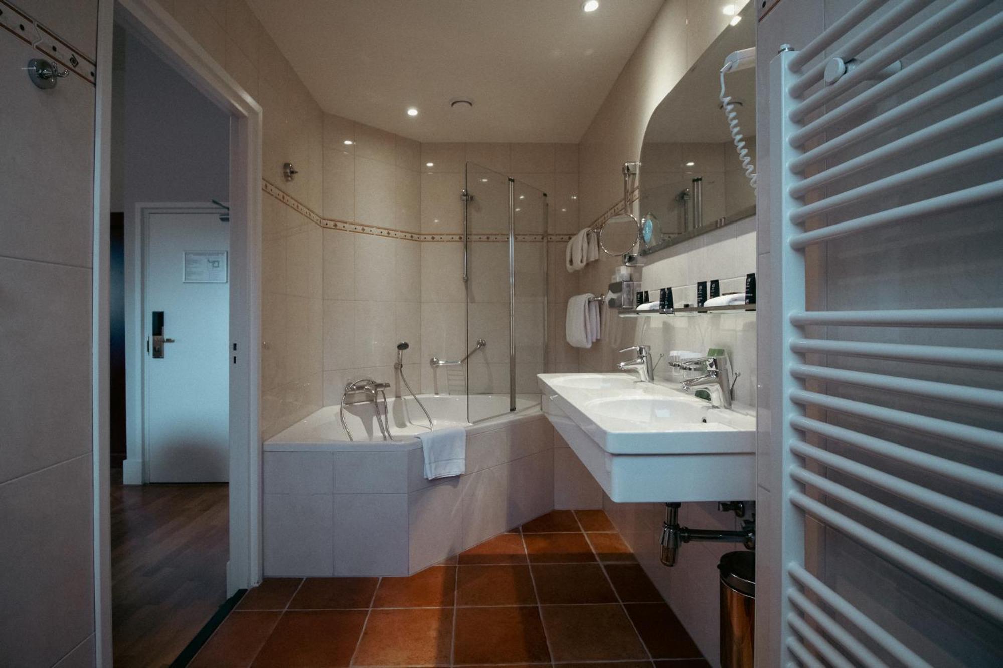 Grand Hotel En Residence De Draak Bergen op Zoom Quarto foto